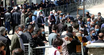 SON DAKİKA! Kısıtlamaya saatler kala herkes akın etti! Kuyruğun ucu bucağı yok