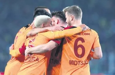 besiktas-gaziantep-fknin-rumen-yildizi-maximi-sezon-sonuna-kadar-kiraladi-1676678982370.jpeg Beşiktaş, Gaziantep FK’nın Rumen yıldızı Maxim'i sezon sonuna kadar kiraladı-6