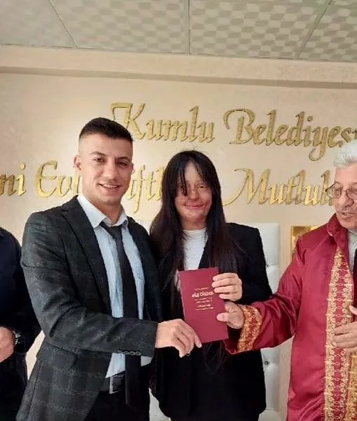 Berfin Özek kendisine asitle saldıran Casim Ozan Çeltik'le neden evlendi? Babası konuştu: Onaylamıyorum-6
