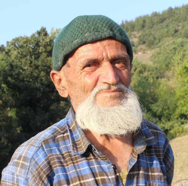 Hiç evlenmedi, 30 yıldır dağda tek başına yaşıyor - 6