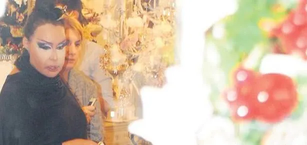 İki saatte 50 bin lira harcadı