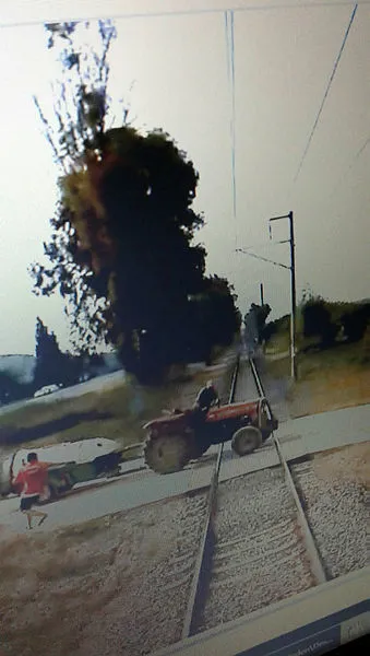 Hatay'da saniye saniye dehşet! Trenin altında kaldı