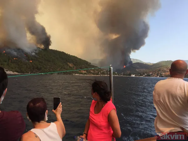 Muğla Bodrum Mazı Mahallesi alevlere teslim oldu! Kimi gelinliği için ağladı kimi denizden tahliye edildi - 22