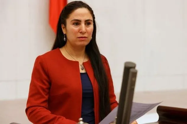 HDP Şanlıurfa Milletvekili Ayşe Sürücü'den dalga geçer gibi "uyuşturucu" açıklaması