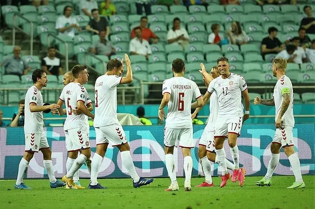 EURO 2020'de Danimarka yarı finalde!