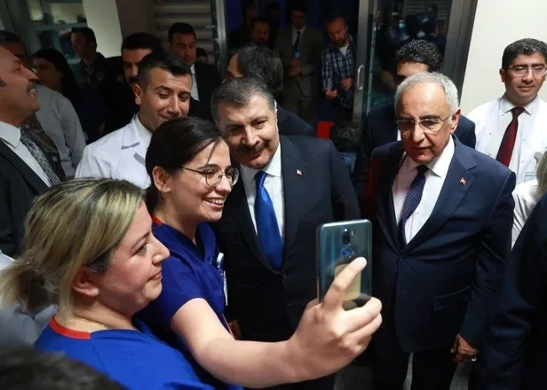 Sağlık Bakanı Fahrettin Koca maskesiz günlerin sinyalini verdi! "Bayramı bayram gibi yaşayacağız"-7