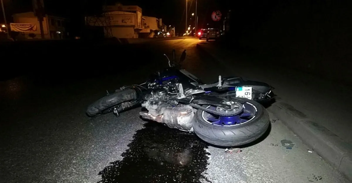 izmir de motosiklet kazasi metrelerce suruklendi 1 olu 1 yarali takvim