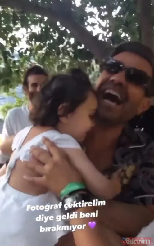 Kenan Doğulu’yu hayranı sarıp sarmaladı! Gören inanamadı! Beren Saat o anları gülerek izledi “İlk defa başıma böyle bir şey geliyor” - 8