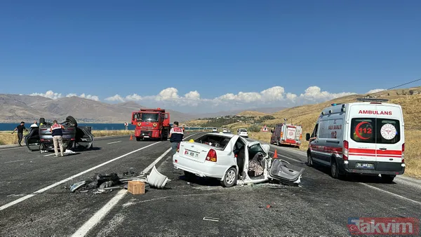 Van'da 'kafa kafaya' facia! Cip ters döndü otomobil kağıt gibi ezildi - 8