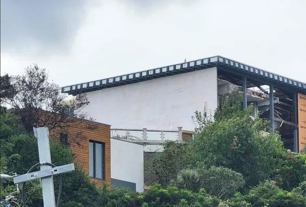 CHP'li İBB Başkanı Ekrem İmamoğlu Halk Tv'nin patronuna göz yumdu mahalleli isyan etti: "Biz çivi çakamıyoruz villa iki katına çıktı"-14