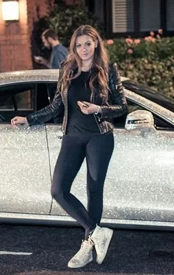 Otomobillere taş düştü