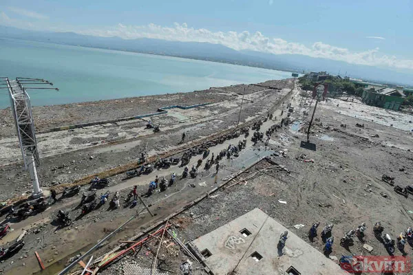 Tsunaminin vurduğu Palu neredeyse haritadan silindi - 1