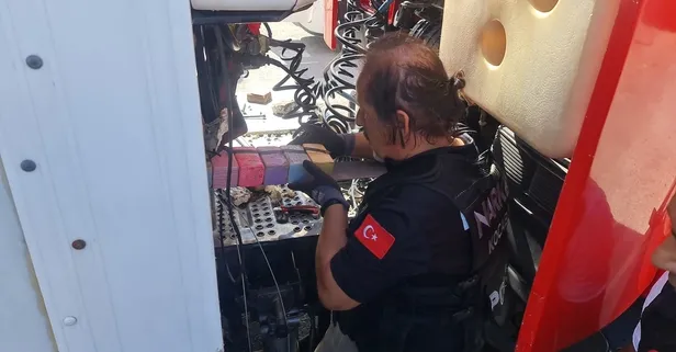 TIR'da 88 kilogram eroin ele geçirildi: 'Happy birthday' yazısı dikkat çekti