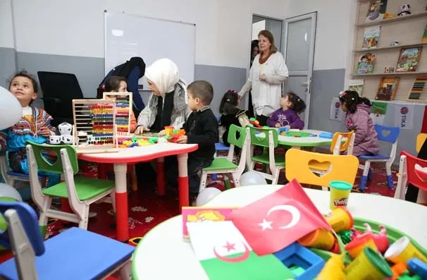Emine Erdoğan, ismini taşıyan anaokulu ve çocuk parkının açılışına katıldı-6