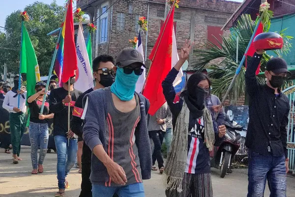 son-dakika-fransiz-basinindan-sok-iddia-total-myanmarda-darbecilere-finansal-destek-sagliyor-1620128004191.jpg SON DAKİKA: Fransız basınından şok iddia: Total Myanmar'da darbecilere finansal destek sağlıyor-10