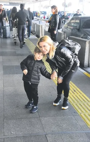 Ece Erken oğlu Eymen'le Kıbrıs'a gitti