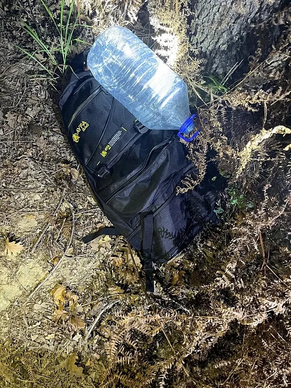 son-dakika-avukat-serdar-okteme-silahli-saldiri-hayatini-kaybetti-6-supheli-gozaltina-alindi-dikkat-ceken-dalt-1759787573759.jpeg Şişli'de avukat Serdar Öktem'e düzenlenen silahlı saldırı sonrasında kaçmaya çalışan şüphelilerin ormana sakladığı silahlar bulundu. (DHA)