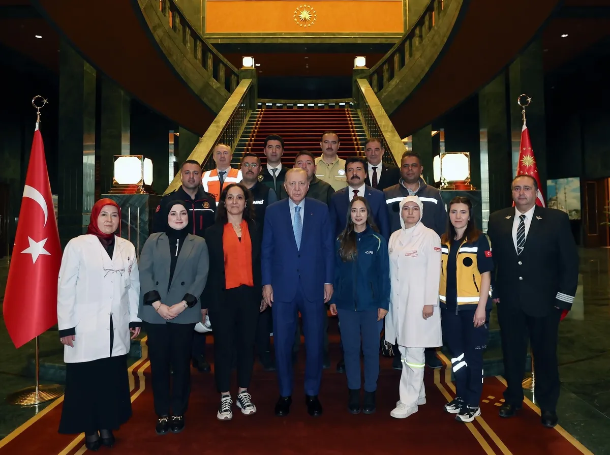 Külliye’de 1 Mayıs buluşması! Başkan Erdoğan: "İşçilerimizin hakkının yenilmesine asla müsaade etmeyiz"-4