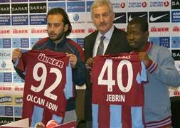 Trabzonspor’da çifte imza
