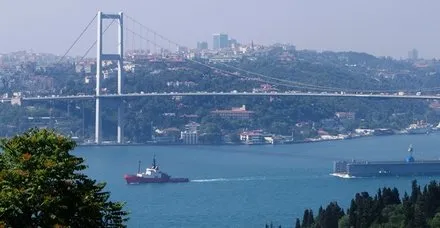 Son dakika haberi: İstanbul Boğazı çift yönlü trafiğe kapatıldı