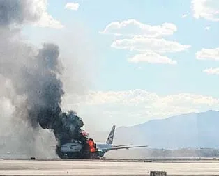 Uçak yandı 14 kişi yaralan