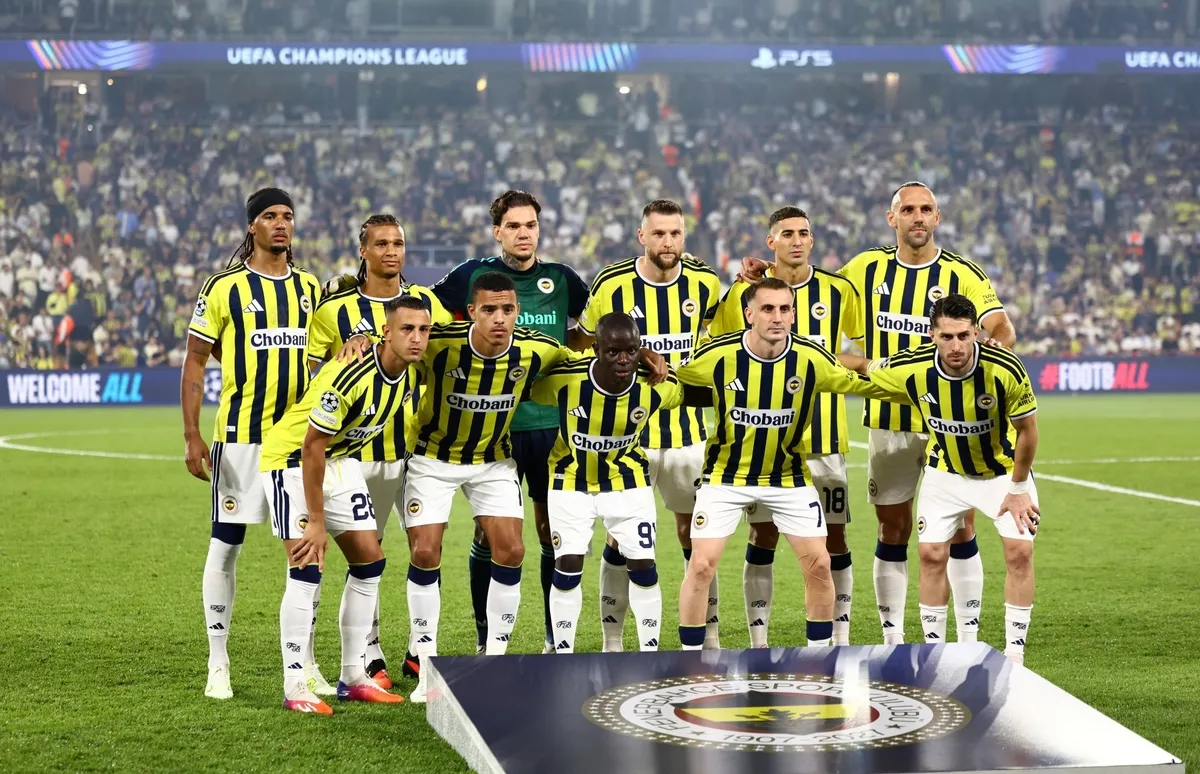 uefa-sampiyonlar-liginde-fenerbahce-aston-villa-karsisinda-1791963171644.jpg Fenerbahçe Villa Park'ta 3 puan peşinde! İsmail Kartal'dan 'kazanan 11' kararı-2