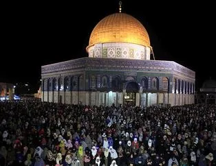 Kadir Gecesi'nde camiler doldu taştı!