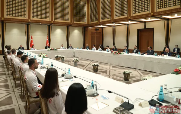 Başkan Erdoğan Avrupa ve dünya şampiyonalarında madalya alan cimnastikçileri kabul etti! - 10