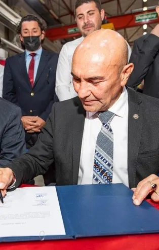 Borç batağındaki CHP'li İzmir Büyükşehir Belediyesi'nde metro çalışanlarının maaşı 11 bin liraya çıkarıldı