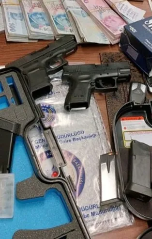 Erol Evcil'in kasasından balya balya para çıktı! Demir Yumruk operasyonunda şok detaylar: Alışverişe Paris'e, et yemeye İstanbul'a...