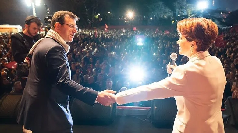 ekrem-imamoglu-iyi-partiyi-karistirmaya-devam-ediyor-ipin-meclis-ve-teskilat-uyelerinden-imamoglu-istifasi-1708276357746.jpeg