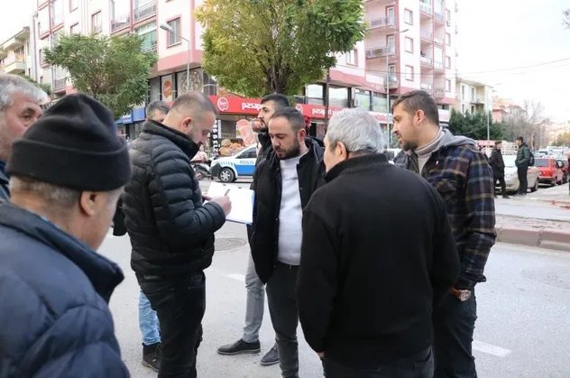 Taciz edilen genç kızların yardım isteğine kayıtsız kalmayan adam hayatından oldu