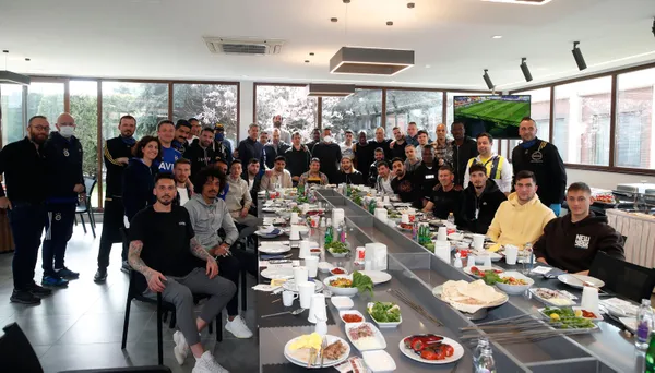 son-dakika-fenerbahce-spor-kulubu-baskani-ali-koc-koronaviruse-yakalandi-futbolculari-bekleyen-tehlike-1617693757350.jpg SON DAKİKA: Fenerbahçe Spor Kulübü Başkanı Ali Koç koronavirüse yakalandı! Futbolcuları bekleyen tehlike-4