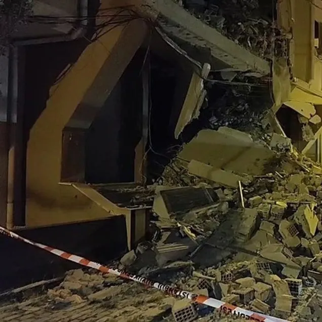 6 katlı binada kısmi çökme!