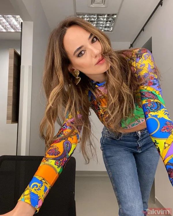 Seda Bakan’dan bikini şov! İmaj tazeleyen oyuncu tatil pozuyla sosyal medyayı salladı gören dönüp bir daha baktı - 8