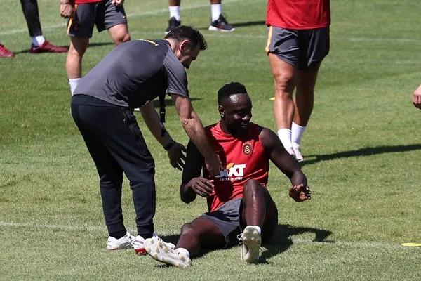 galatasaray-avusturyada-kampa-giriyor-hazirlik-maci-programi-belli-oldu-1656929854945.jpg Galatasaray Avusturya'da kampa giriyor! Hazırlık maçı programı belli oldu...-2