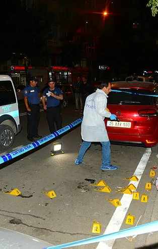 Eskişehir'de silahlı kavga! 1'i ağır 3 yaralı