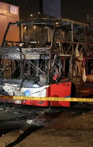 Peru'da otobüste yangın: 20 ölü
