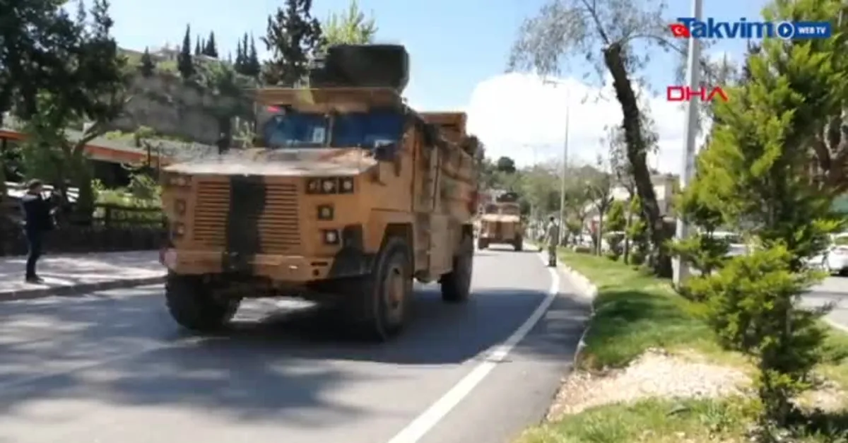Hatay'da Suriye sınırına askeri sevkiyat