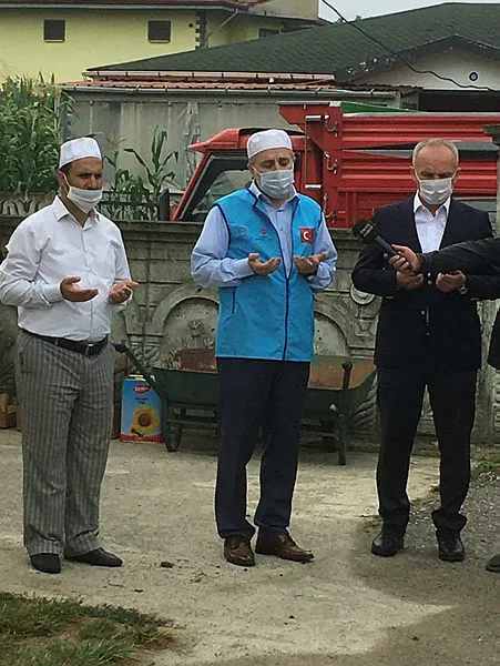 duzcede-bir-is-adami-ayasofyanin-kapali-kaldigi-86-seneye-karsilik-86-kurban-kesti-1595011767988.jpg Düzce'de bir iş adamı Ayasofya'nın kapalı kaldığı 86 seneye karşılık 86 kurban kesti-2