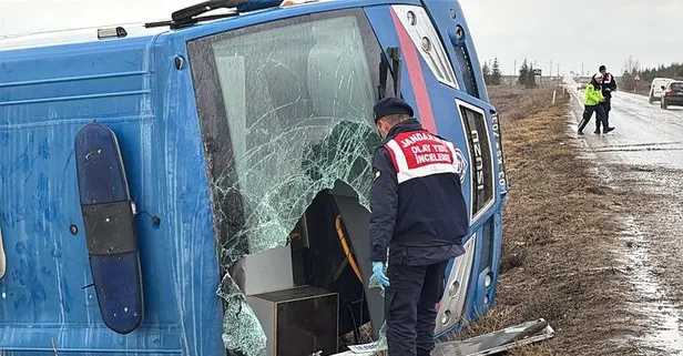 Afyonkarahisar’da feci kaza! Cezaevi aracı şarampole devrildi: Çok sayıda yaralı var