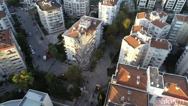İzmir Seferihisar'da meydana gelen depremin yarattığı yıkım sabah havadan görüntülendi - 20