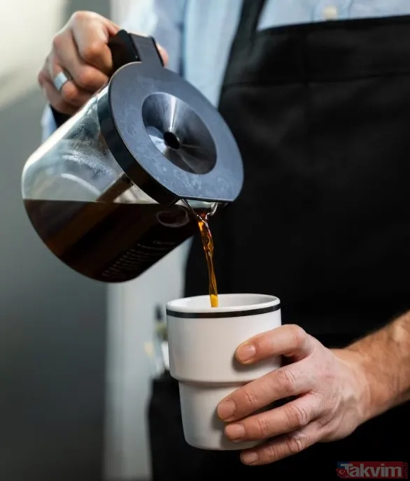 ⚠️ Kahve Ne Zaman Zararlı Olabilir? 🔴 Öğleden Sonra İçilen Kahve: Sirkadiyen Ritmi Bozar Melatonin Üretimini Baskılayarak Uyku Kalitesini Düşürür Kortizol...