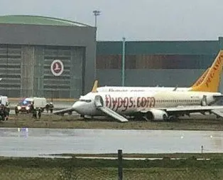 Son dakika: Sabiha Gökçende Pegasus Havayollarına ait uçak pistten çıktı! Yolcular böyle tahliye edildi