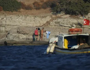Mide bulandıran görüntüler! Utanmadan bir de sırıttılar