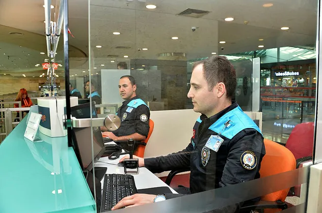 O polislerin kıyafeti değişti! Bundan böyle görev yaparken...