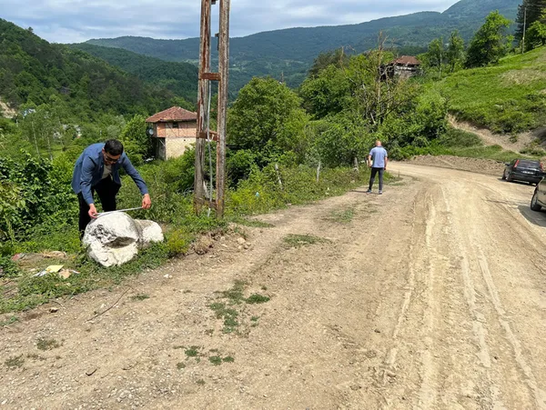 bartinda-heyelan-sonrasi-yol-calismasinda-roma-doneminden-kalma-phallos-bereket-objesi-bulundu-1653650046734.jpg Bartın'da heyelan sonrası yol çalışmasında Roma döneminden kalma 'Phallos' bereket objesi bulundu-2