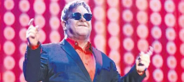 Elton şovunu yaptı