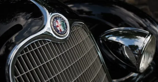 Sahibinden temiz bakımlı 15 milyon TL’ye Alfa Romeo ilanı... Köşk fiyatına otomobil! Görenler şaştı kaldı!