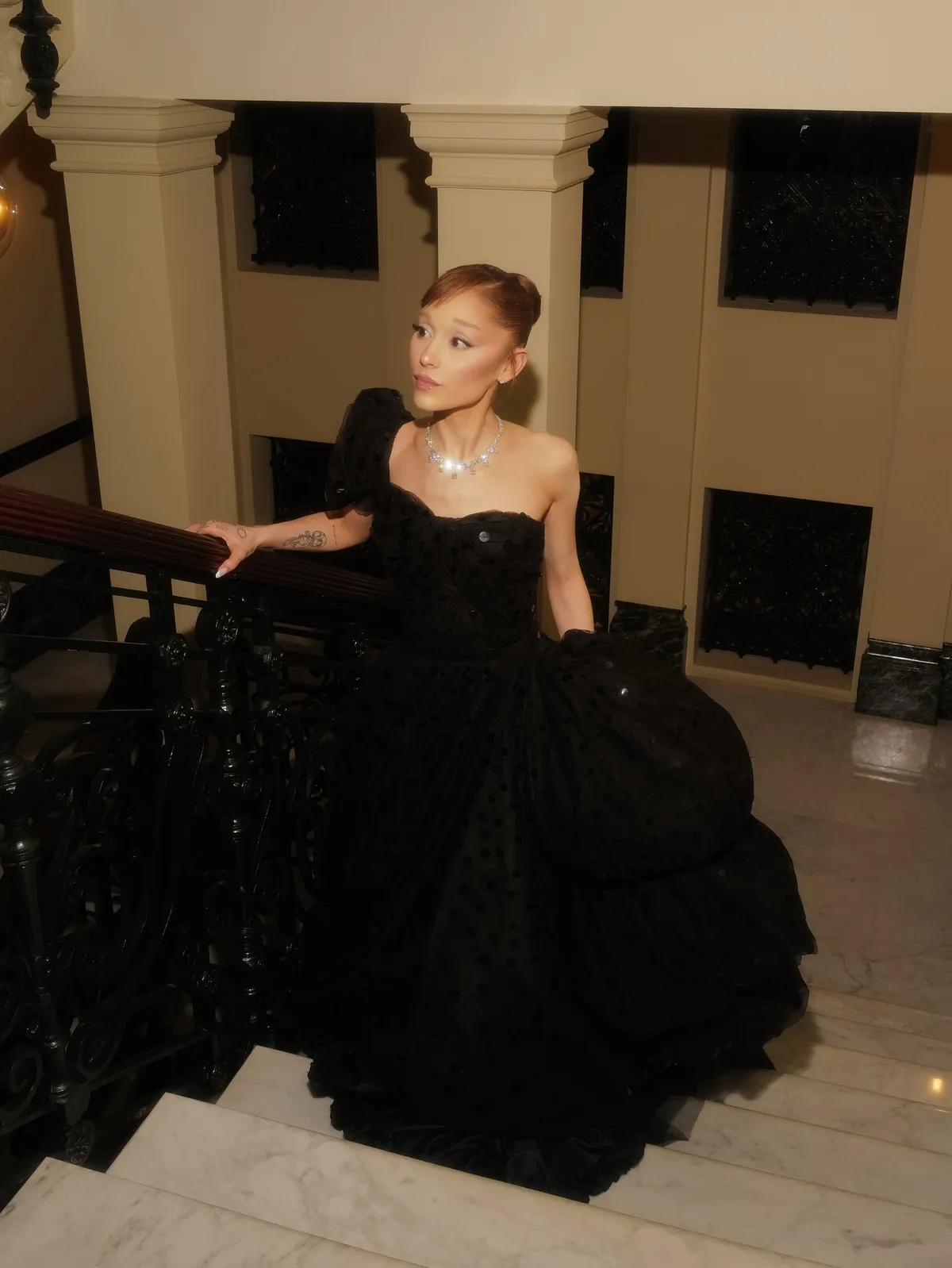 ariana-grande-sarkilarini-calan-korsanlara-dava-acti-1785236986551.jpg Siber saldırganların peşine düştü! Ariana Grande'den yayımlanmamış şarkılarını sızdıran korsanlara hukuki hamle-3